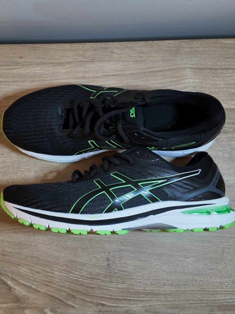 ASICS GT-2000 9 Men's 10.5/ Black & Green